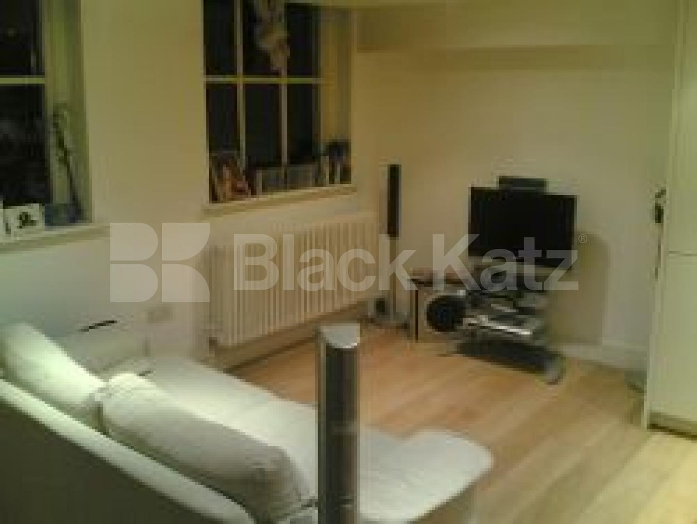 			NEW INSTRUCTION & MUST SEE !!!!, 1 Bedroom, 1 bath, 1 reception Flat			 Tottenham Road, DE BEAUVOR TOWN N1